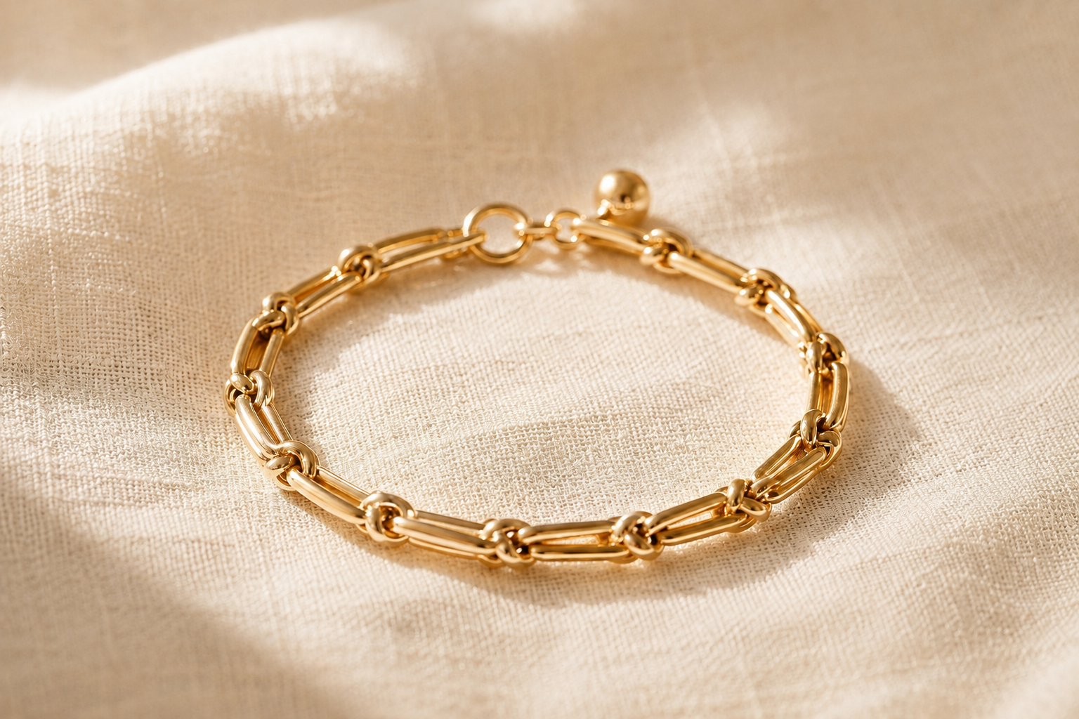 Chain bracelet — solid gold